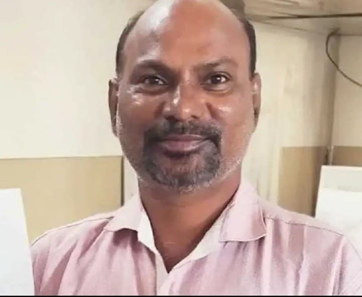 శ్రీకాకుళంలో గుండెపోటుతో ఉద్యోగి మృతి - Udayam