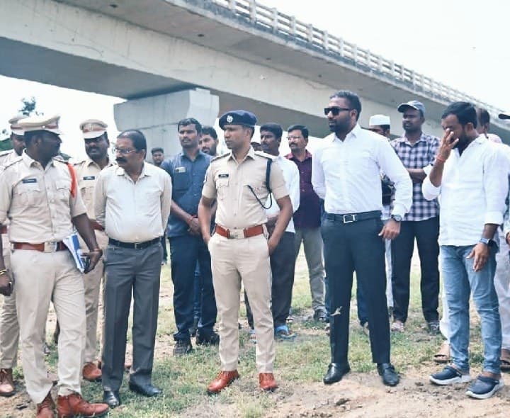 గణేష్ నిమజ్జన ఏర్పాట్లను పరిశీలించిన కలెక్టర్, ఎస్పీ - Udayam