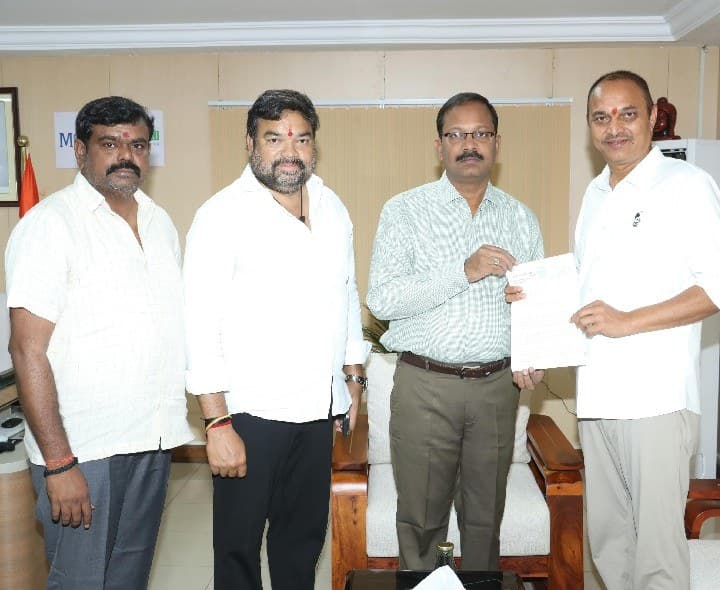 ఉప్పల్ అభివృద్ధి పనులపై MMC కమిషనర్తో ఎమ్మెల్యే చర్చ - Udayam