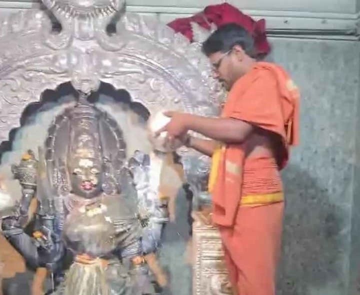 కనకమహాలక్ష్మి అమ్మవారికి ప్రత్యేక పూజలు - Udayam