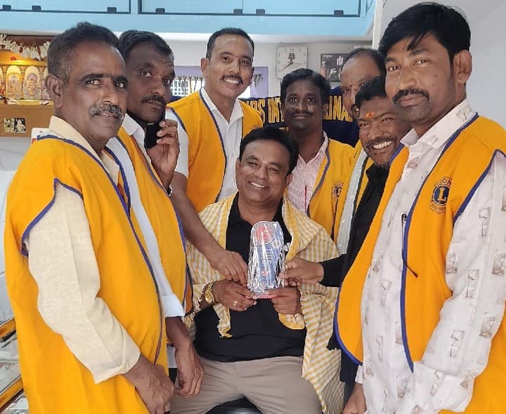 15 సార్లు రక్తదానం చేసిన సుదర్శన్ రెడ్డికి సన్మానం - Udayam