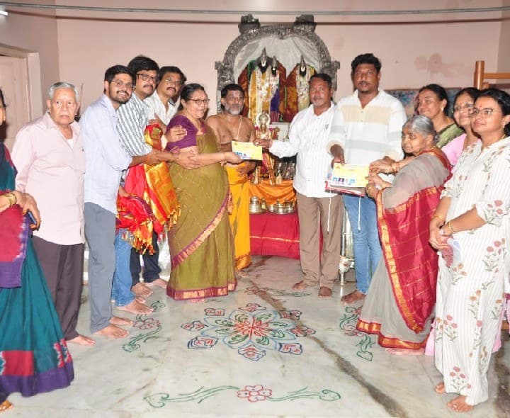 భక్త రామదాసు ధ్యాన మందిరానికి 300 గజాల ప్లాట్ విరాళం - Udayam