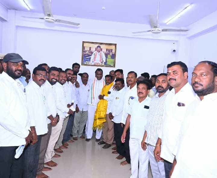 నూతన ఎస్ఎస్ఎల్ మండల చైర్మన్కు మంత్రి ఆశీస్సులు - Udayam