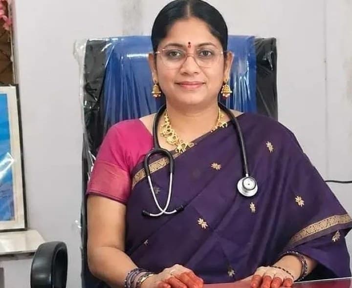 పాముకాటుపై అవగాహనతోనే ప్రాణ రక్షణ - Udayam
