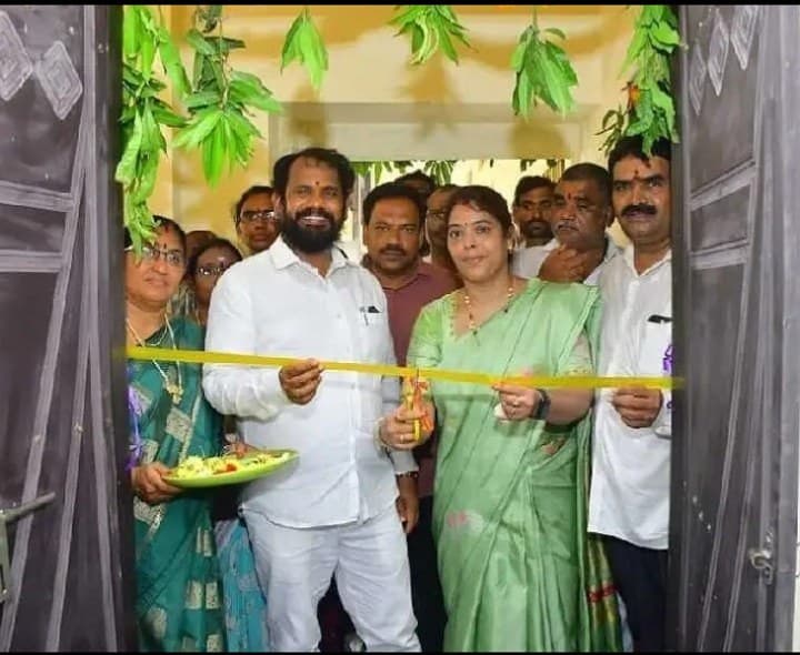 తరగతి గదుల ప్రారంభం - Udayam