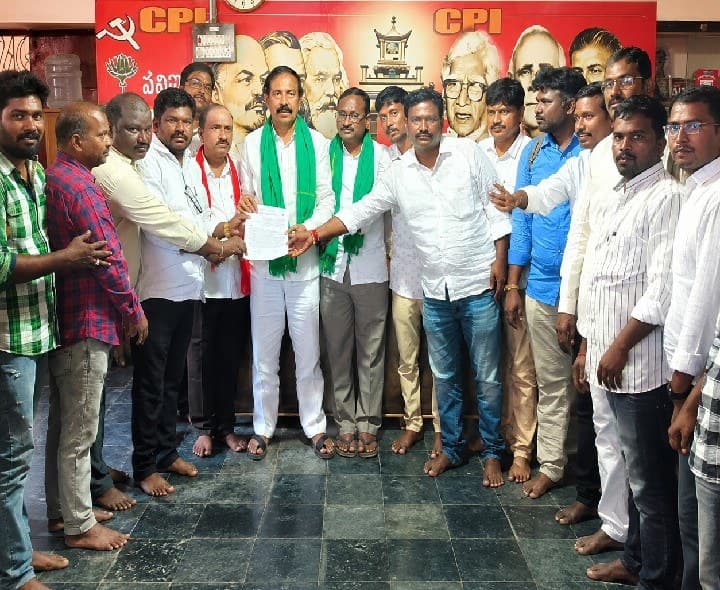 జర్నలిస్టుపై దురుసు ప్రవర్తన.. సీఐ జయన్నపై చర్యలు తీసుకోవాలి - Udayam