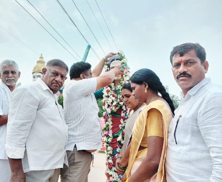 ఆదర్శ మహిళ చాకలి ఐలమ్మ - Udayam