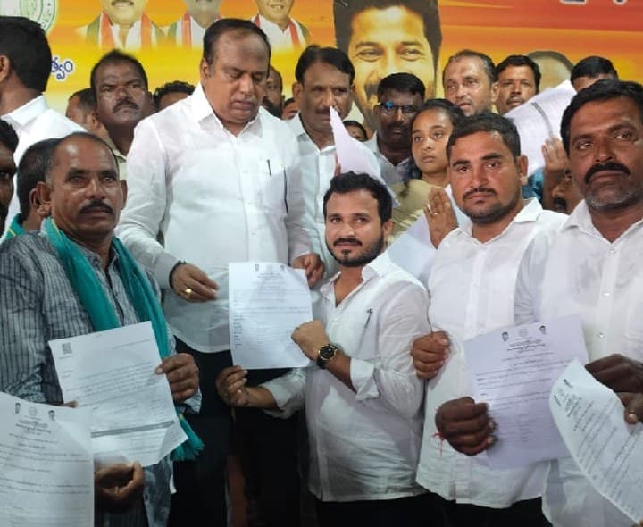 ఇందిరమ్మ మంజూరు పత్రాలు అందజేత - Udayam