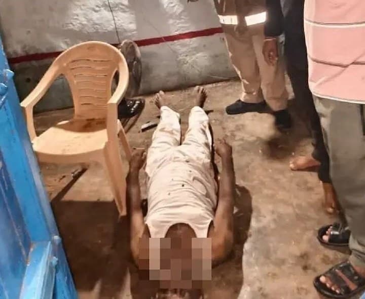 ఉరి వేసుకుని వ్యక్తి ఆత్మహత్య - Udayam