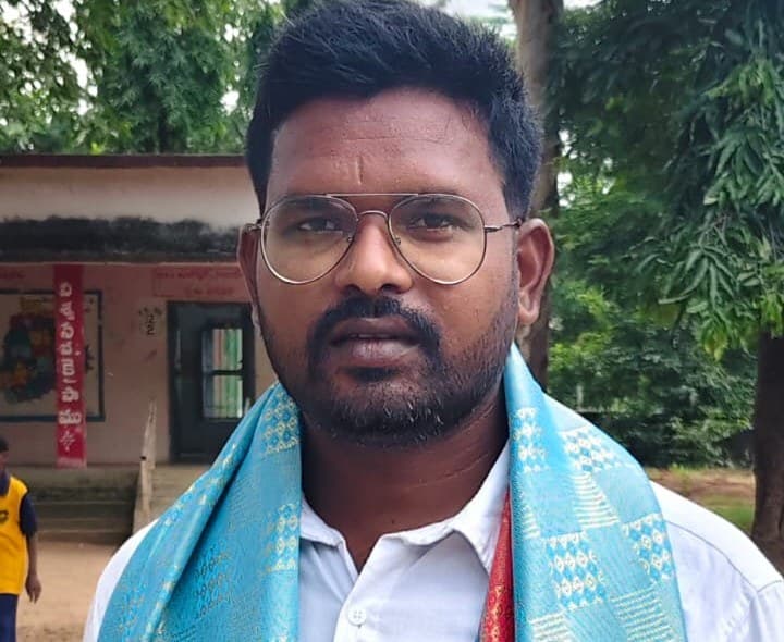 స్కూల్ డెవలప్మెంట్ కమిటీ అధ్యక్షుడిగా ప్రశాంత్ - Udayam
