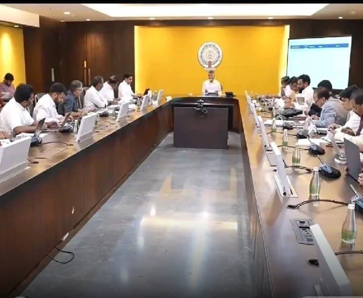 విశాఖలో రూ.526 కోట్లతో 10 ఐటీ ప్రాజెక్ట్లు - Udayam