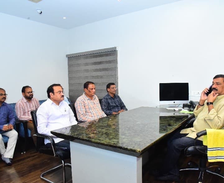 తుపాను నష్టాన్ని వెంటనే సమర్పించండి: గంటా - Udayam