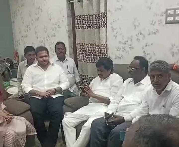సమీక్షా సమావేశం నిర్వహించిన వైసీపీ జిల్లా అద్యక్షుడు - Udayam