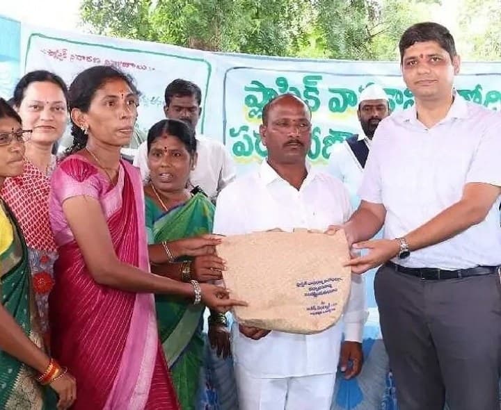 పరిశుభ్రతకు ప్రతి ఒక్కరూ సహకరించాలి - Udayam