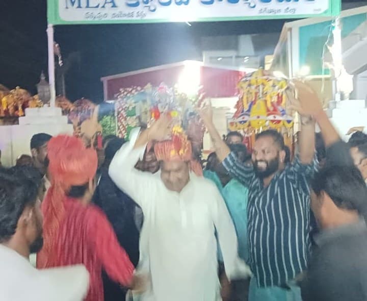 వైభవంగా వినాయక శోభాయాత్ర - Udayam
