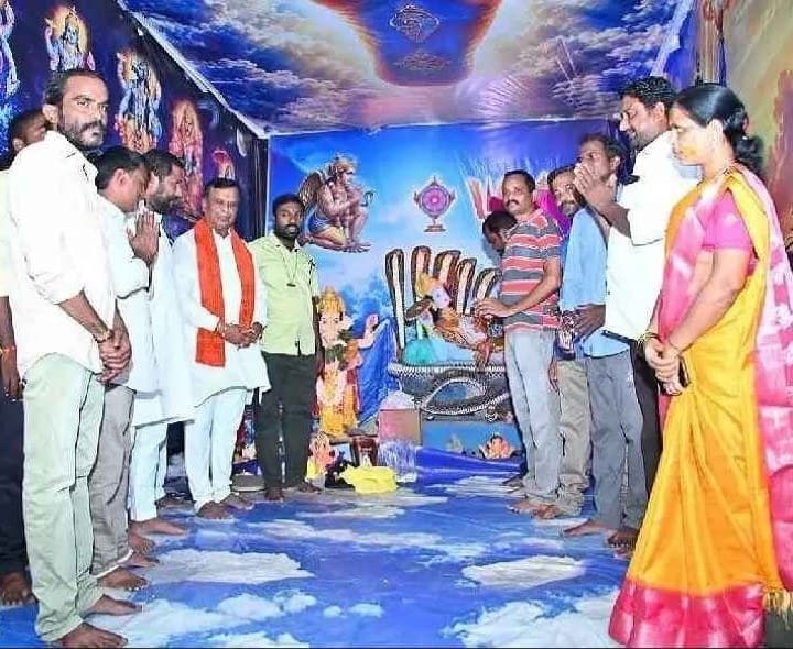 వినాయక మండపాల్లో ఎమ్మెల్యే ప్రత్యేక పూజలు - Udayam