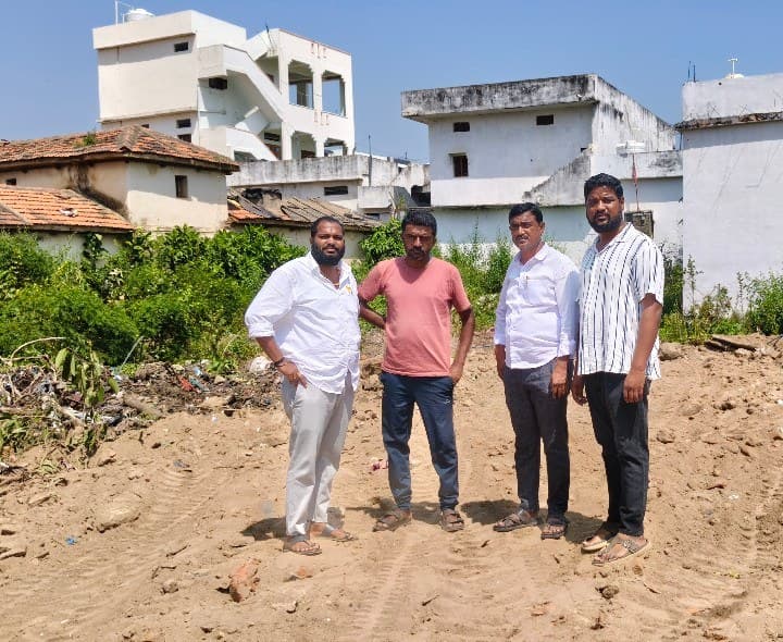 పిచ్చి మొక్కలను తొలగించిన జిపి పాలకవర్గం - Udayam