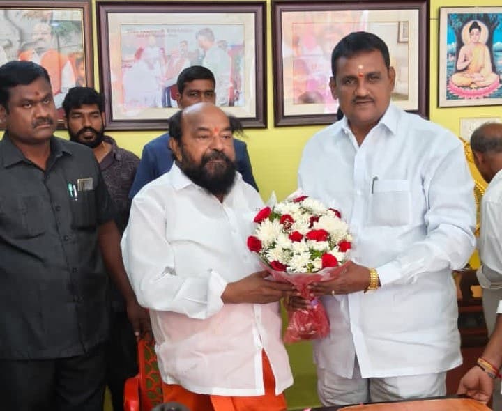 ఆర్. కృష్ణయ్యకు ఘనంగా జన్మదిన శుభాకాంక్షలు - Udayam