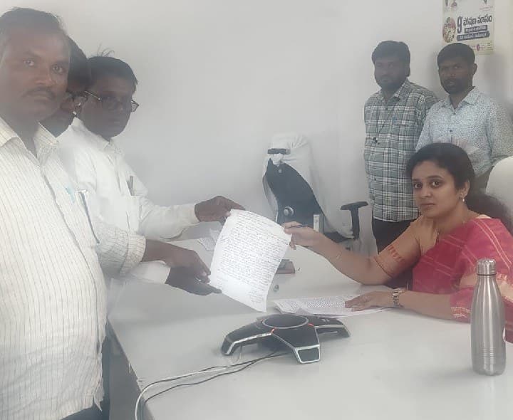 అమ్మిరెడ్డిపల్లి నుంచి కోటకొండ బీటీ రోడ్డు పూర్తి చేయాలి - Udayam