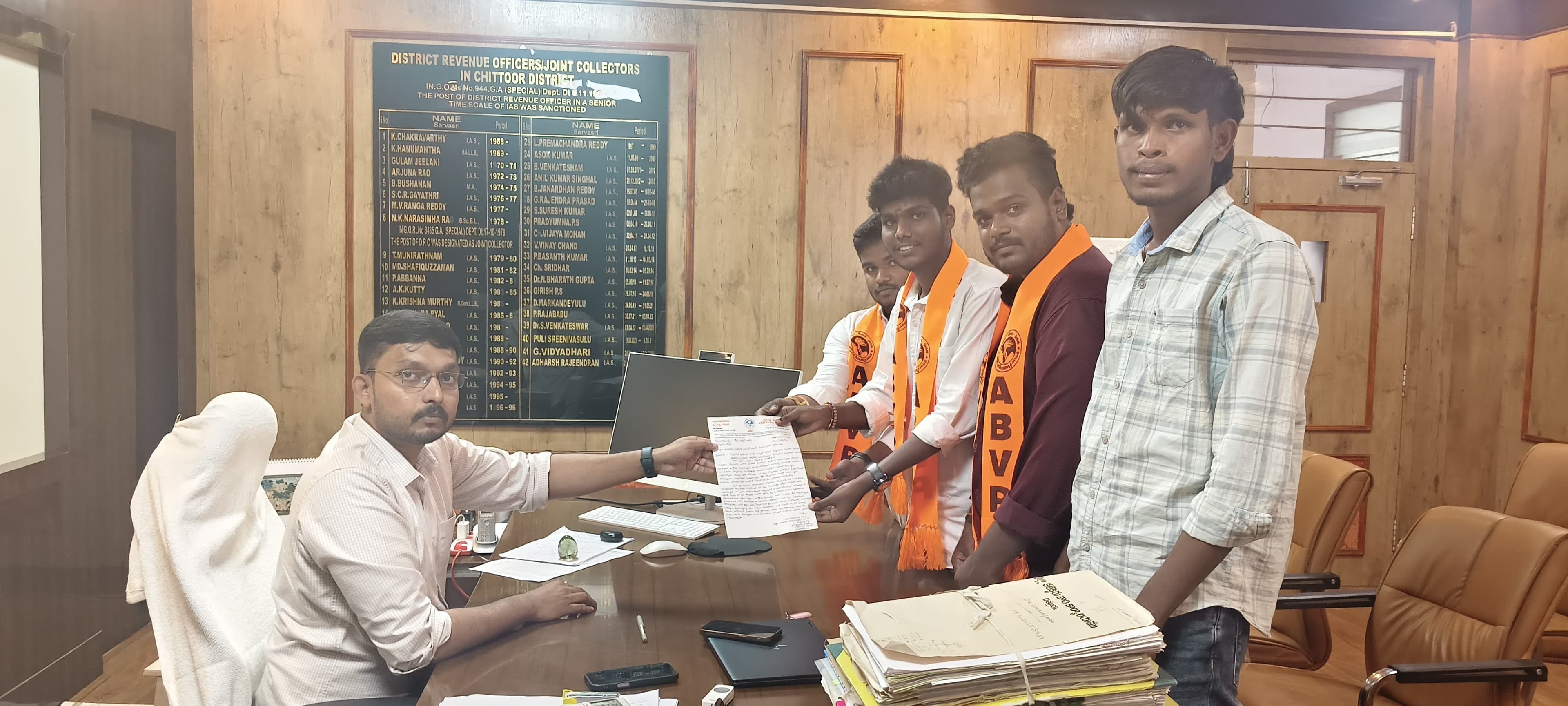 ప్రైవేట్ విద్యాసంస్థల అధిక ఫీజులు నియంత్రించాలి: ఏబీవీపీ నగర శాఖ విజ్ఞప్తి - Udayam Digital