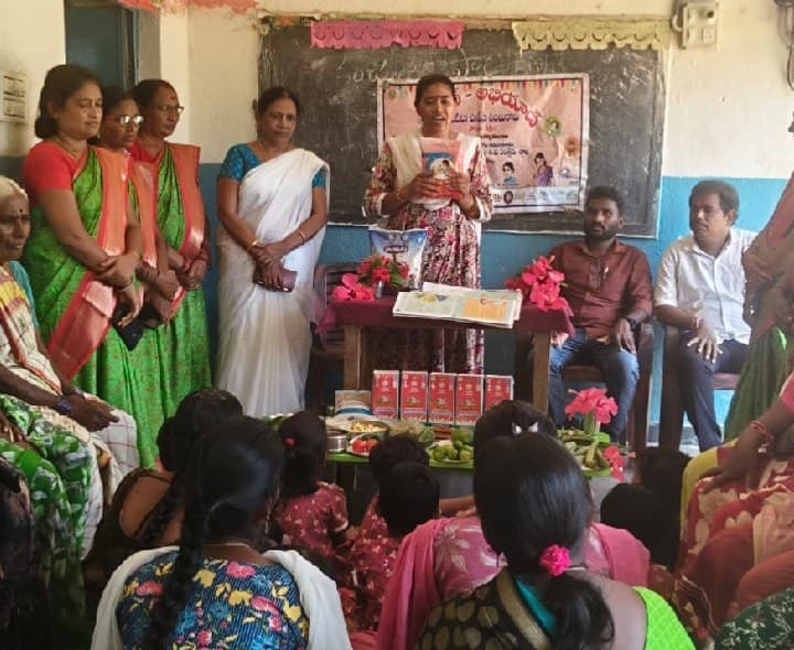చిన్నారుల ఆరోగ్యంపై తల్లిదండ్రులు దృష్టి పెట్టాలి - Udayam