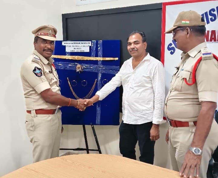 రూ.52.65 లక్షల బంగారం చోరీ.. 12 గంటల్లో కేసు ఛేదన - Udayam