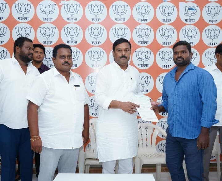 సీఎం రిలీఫ్ ఫండ్ చెక్కులు పంపిణీ చేసిన ఎమ్మెల్యే ఏలేటి - Udayam