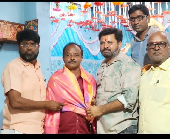 నిజామాబాద్ జిల్లా కేంద్రంలో సీనియర్ రిపోర్టర్ నవీన్కు ఘన సన్మానం - Udayam
