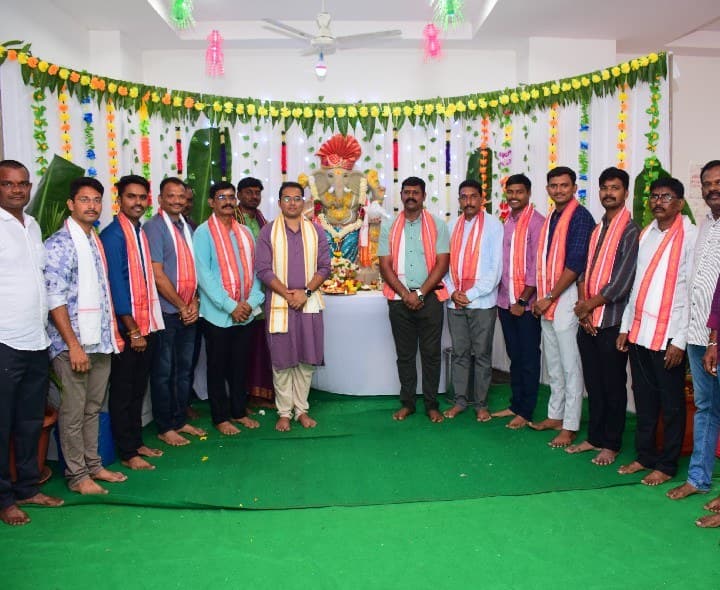 గణనాథునికి సిరిసిల్ల జిల్లా ఎస్పీ ప్రత్యేక పూజలు - Udayam