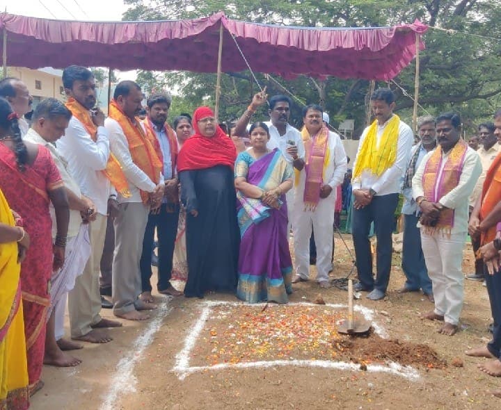 మోడల్ కాలనీలో రూ.22 లక్షల అభివృద్ధి పనులకు భూమిపూజ - Udayam
