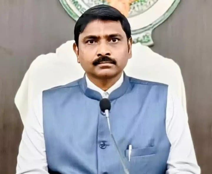 వర్షాలపై అప్రమత్తంగా ఉండాలి - Udayam