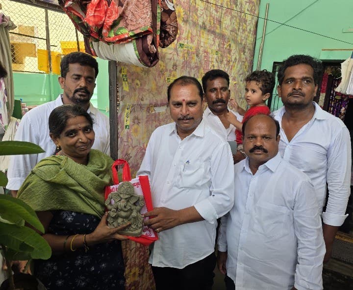 మట్టి వినాయక విగ్రహాలనే పూజించాలి - Udayam