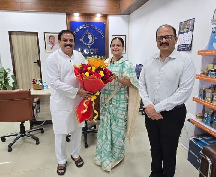 NCCF ఎండీతో మంత్రి నాదెండ్ల భేటీ - Udayam