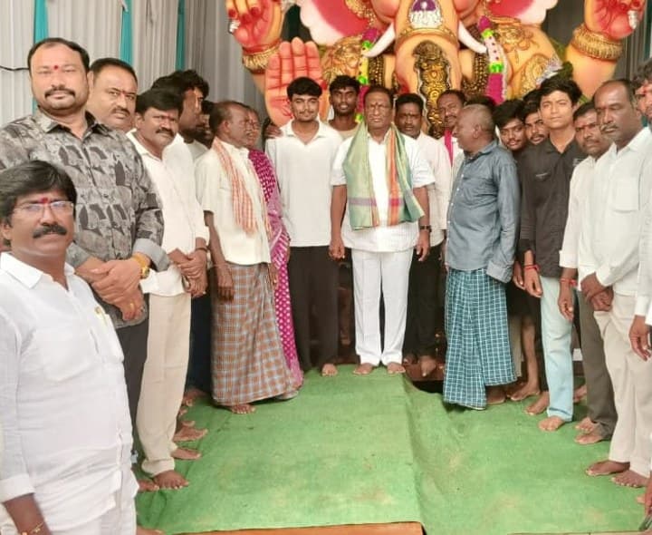 పెగడపల్లిలో వినాయక మండపాలను సందర్శించిన కొప్పుల ఈశ్వర్ - Udayam
