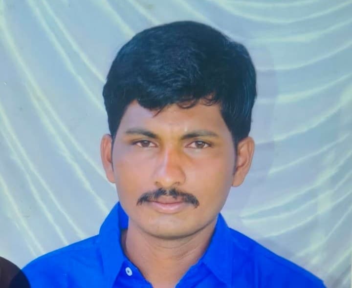 రోడ్డు ప్రమాదంలో వ్యక్తి మృతి - Udayam