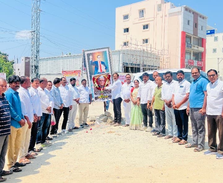 లక్ష్మణ్ బాపూజీ జయంతి ఘనంగా నివాళులర్పించిన మాజీ మంత్రి లక్ష్మారెడ్డి - Udayam