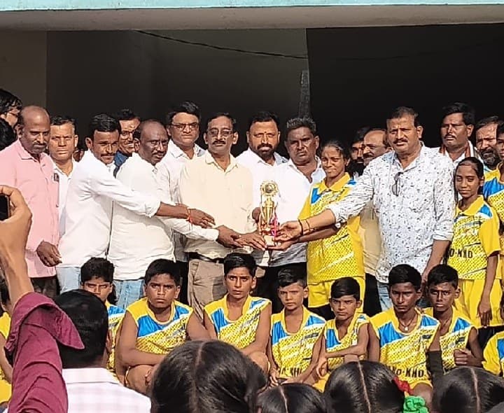 క్రీడోత్సవాల్లో మహమ్మదాబాద్ విద్యార్థుల సత్తా - Udayam
