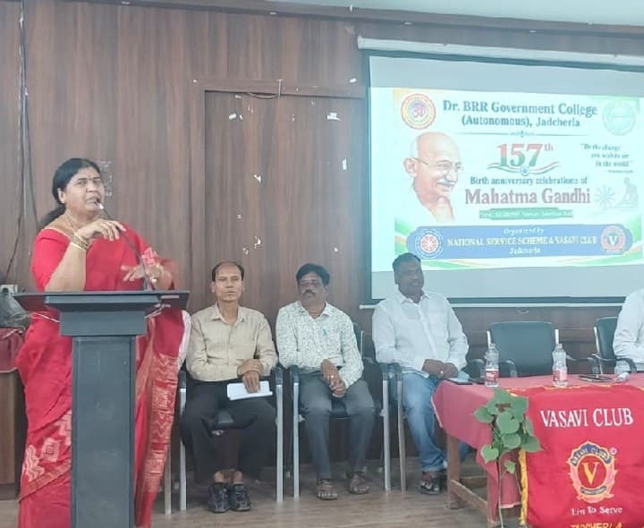 ముందస్తుగా గాంధీ జయంతి వేడుకలు - Udayam
