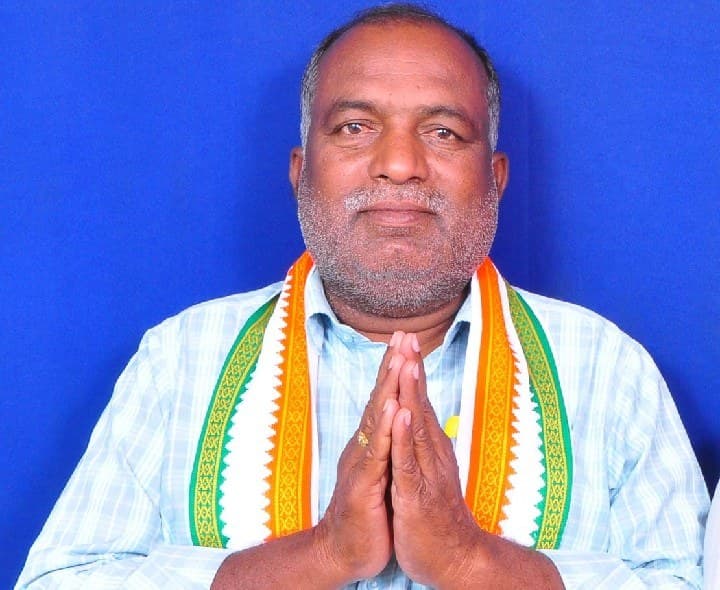 చందుర్తి ఫ్యాక్స్ చైర్మన్గా ప్రభాకర్ - Udayam