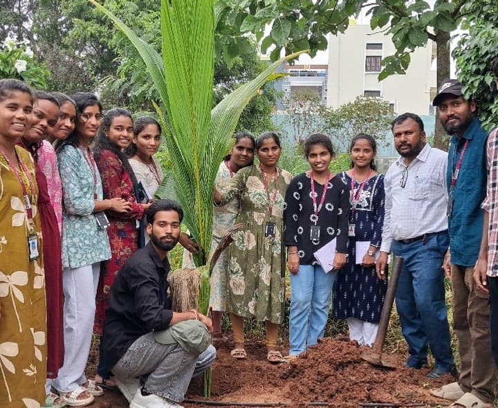బొటానికల్ గార్డెన్ను సందర్శించిన హార్టికల్చర్ విద్యార్థులు - Udayam