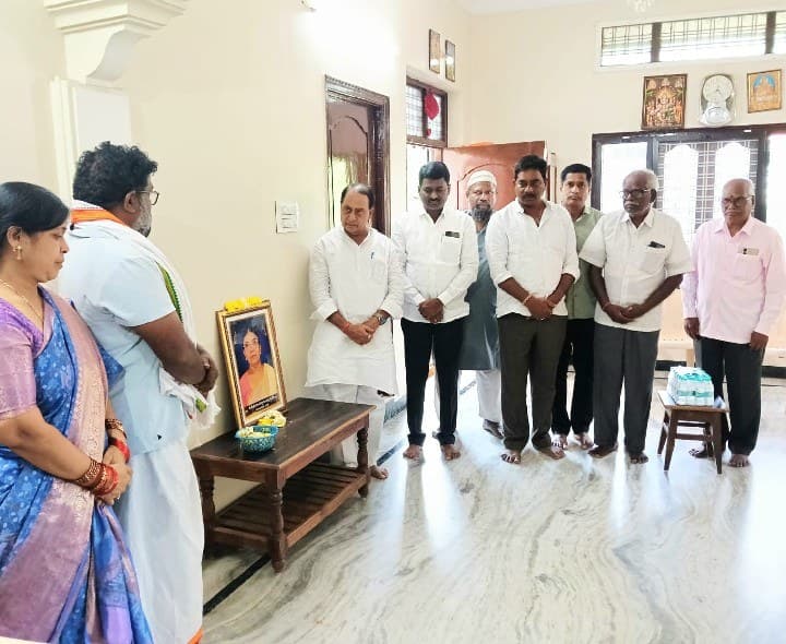 నిర్మల్ మాజీ రాష్ట్రమంత్రి అల్లోల ఇంద్రకరణ్ రెడ్డి పరామర్శ - Udayam