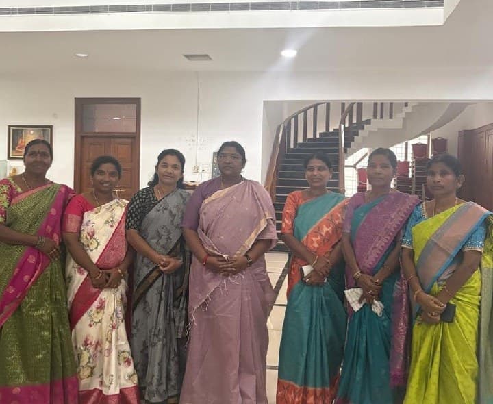 సంక్షేమ పథకాలను ప్రజల్లోకి తీసుకెళ్లాలి: సీతక్క - Udayam
