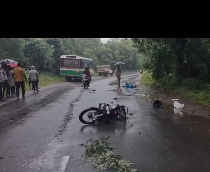 పొందూరు - చిలకపాలెం రోడ్డులో యాక్సిడెంట్ మృతి - Udayam