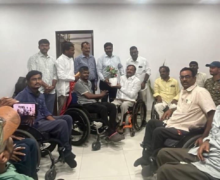 దివ్యాంగుల సమస్యలపై నూతన కమిషనర్తో NPRD INDIA, SCIAT నేతల భేటీ - Udayam