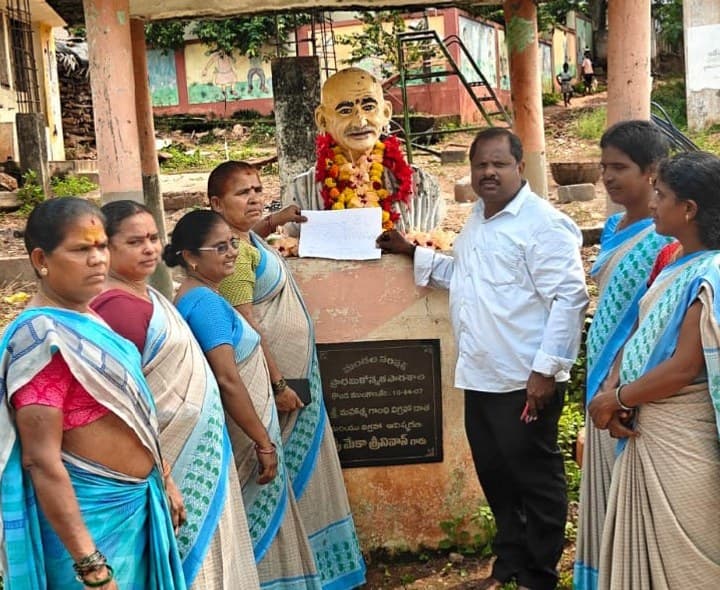 అంగన్వాడీలకు కనీస వేతనాలు ఇవ్వాలి - Udayam