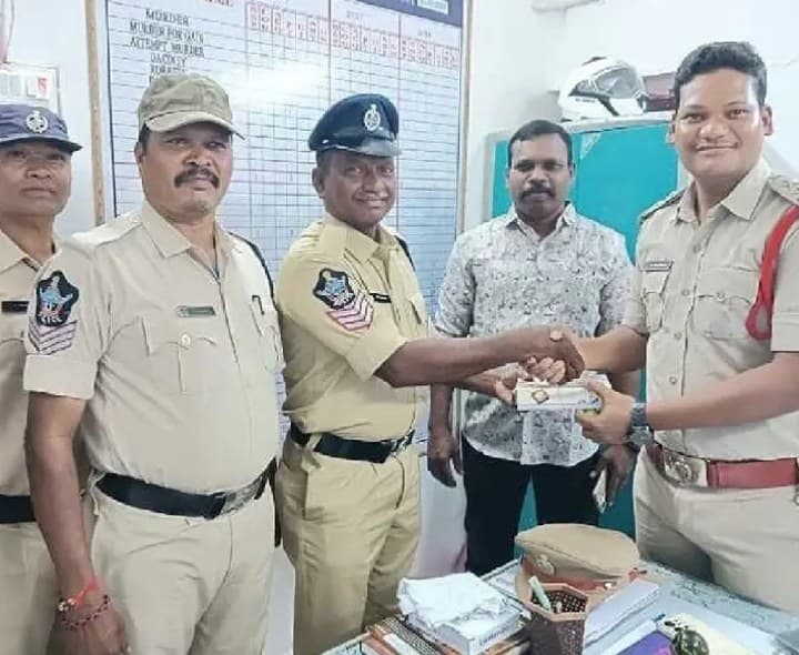 హెడ్ కానిస్టేబుల్గా ఆరిక కాంతారావుకు పదోన్నతి