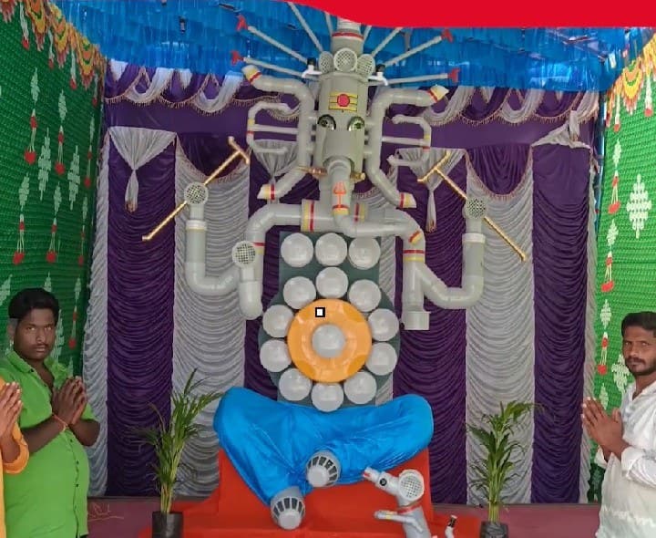 పైపులతో కొలువు తీరిన వినాయకుడు - Udayam