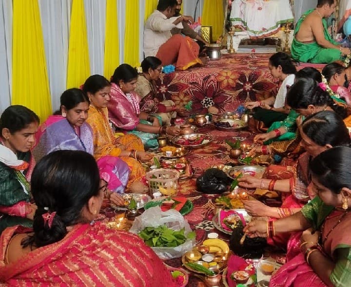 మహిళలతో ఘనంగా కుంకుమార్చన - Udayam