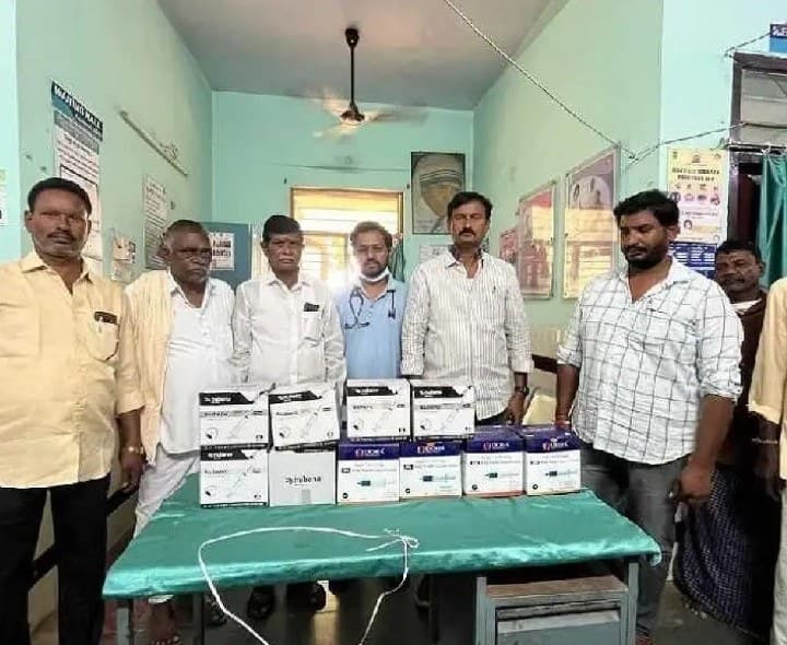 చింతకాని ప్రభుత్వ ఆసుపత్రికి సిరెంజెస్ దానం - Udayam