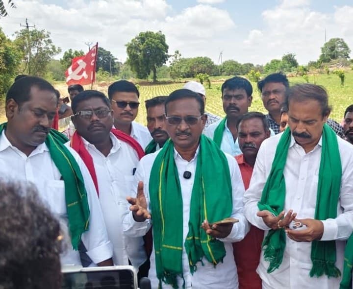 రైతులకు ఎకరాకు రూ.50 వేల పరిహారం ఇవ్వాలి: సీపీఐ - Udayam